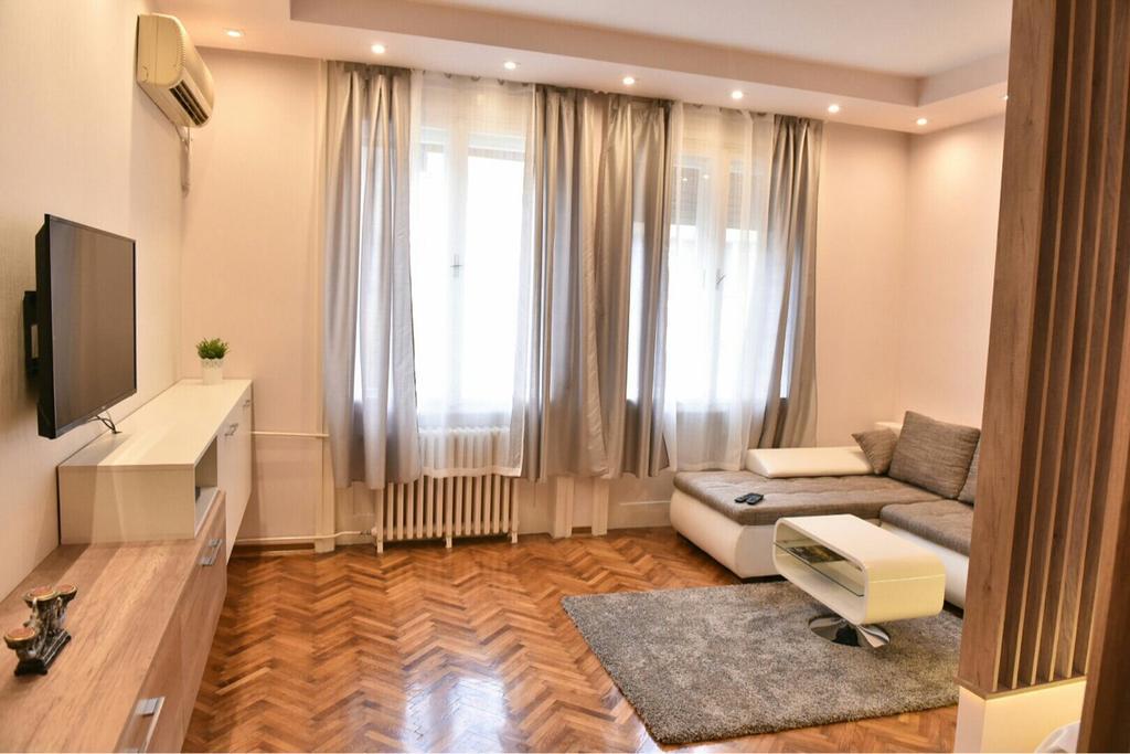 Bojan Central Apartment Novi Sad Luaran gambar